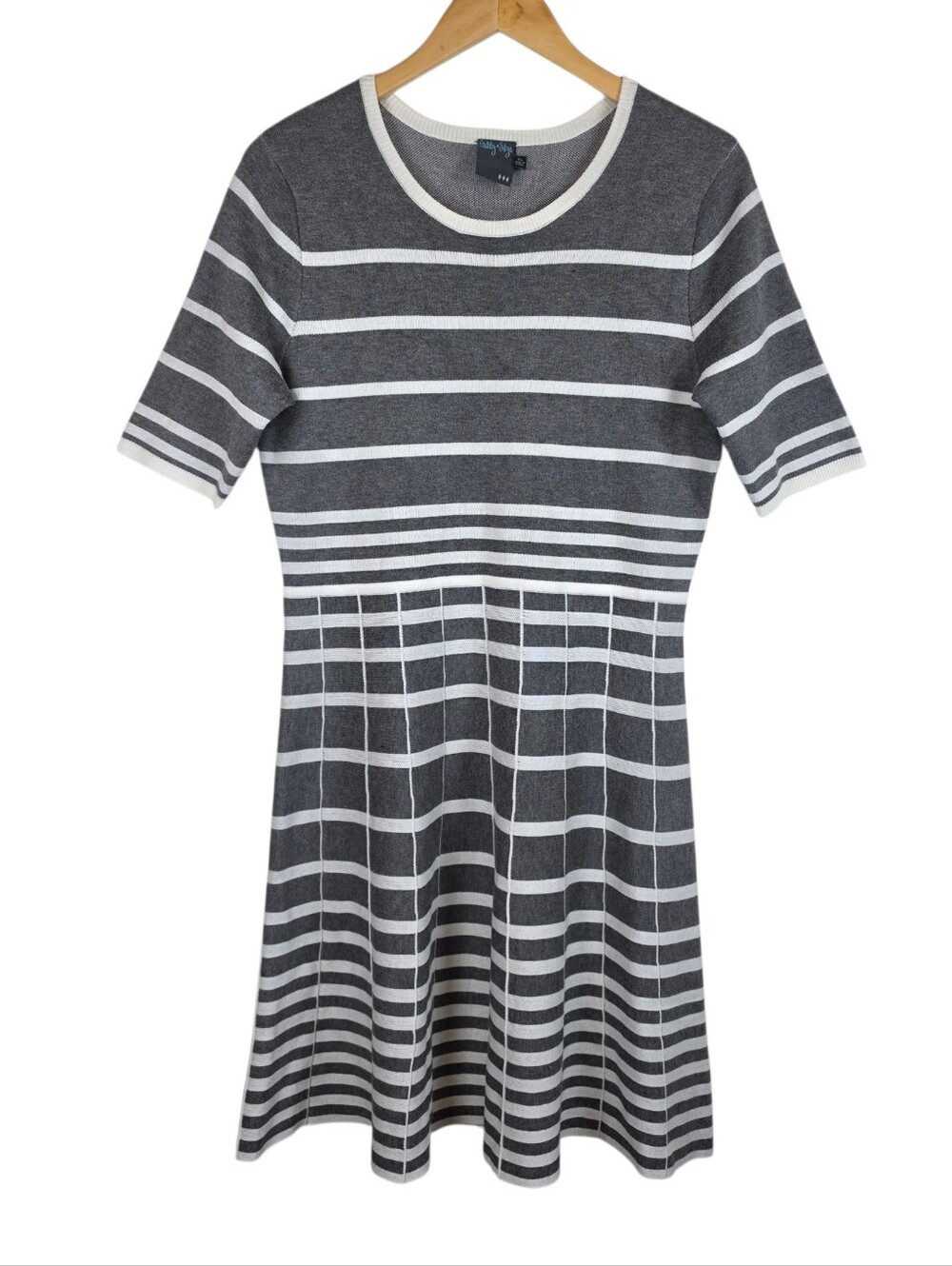 Gabby Skye Striped Fit Flare Sweater Dress Sz XL Twee Business Casual Office EUC